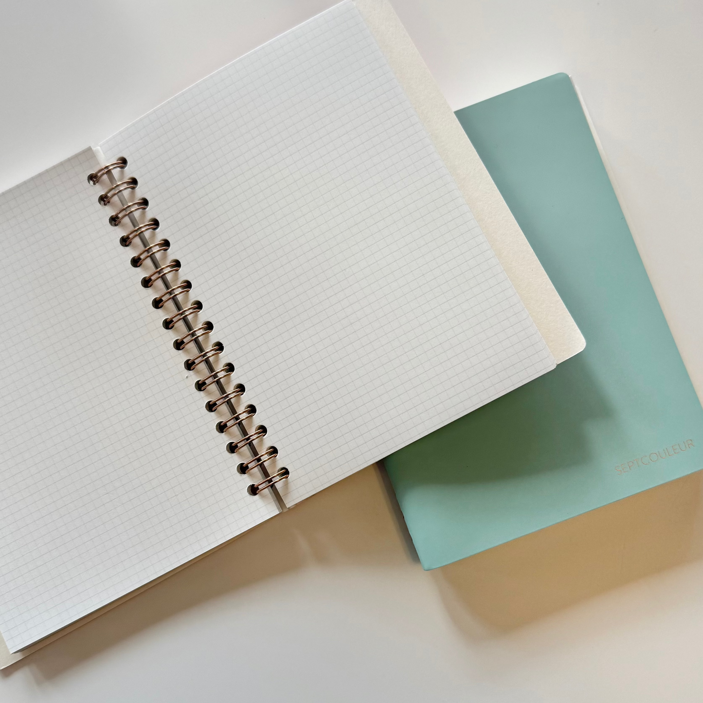 Septocouleur A6 notebook, 100 sheets, 3mm square