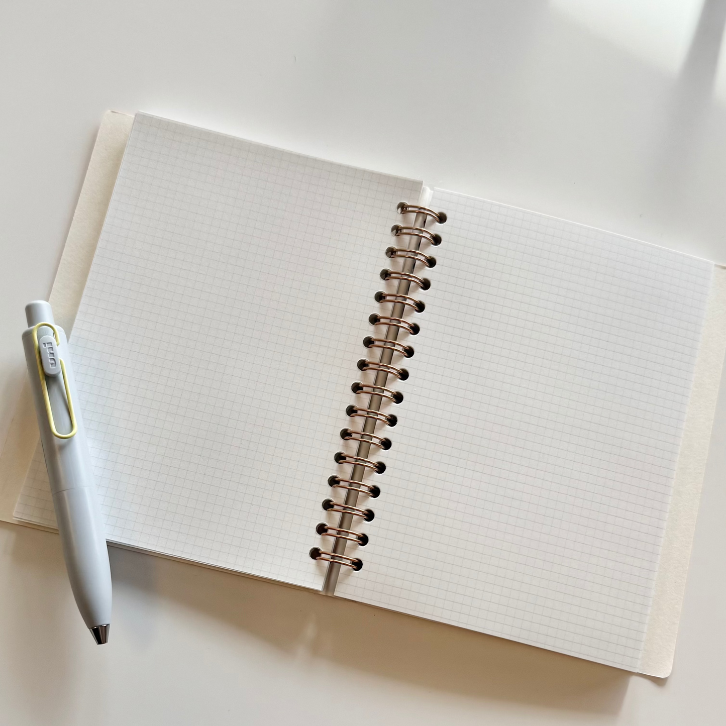 Septocouleur A6 notebook, 100 sheets, 3mm square