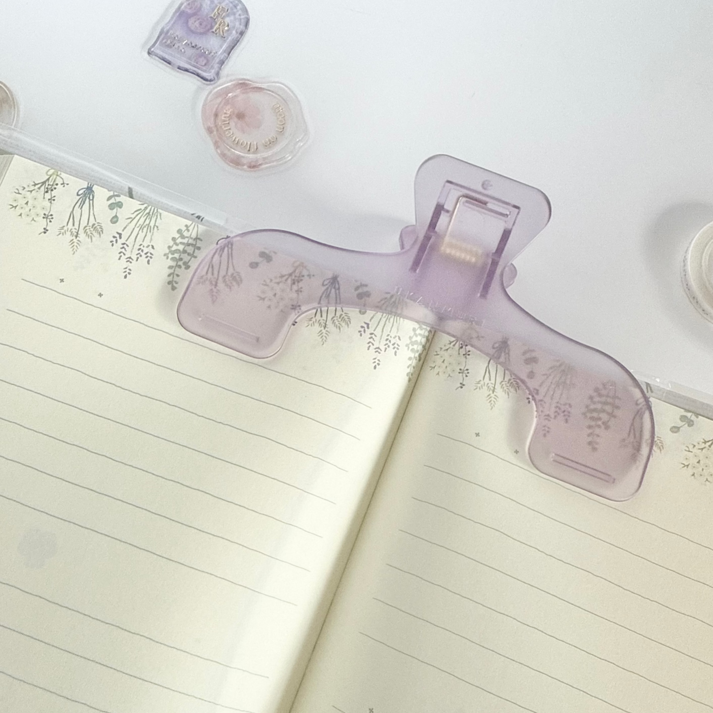 Ukanmuri Book Clip