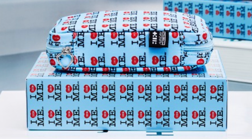 ILLIT 1st Single Albume [NOT CUTE ANYMORE] (ILLIT x Ashley Williams Pouch Ver.) (I HEART ME / COLLAGE)